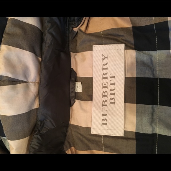 Burberry light weight bomber jacket - Picture 4 of 6